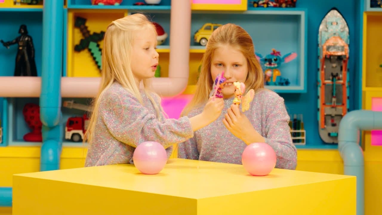 Toy Testers spelen met L.O.L. Surprise! Fairies Tots